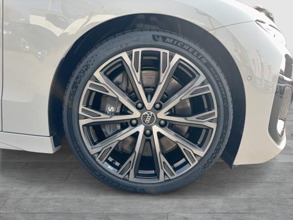 Audi S6 e-tron Avant S-Sitze+/Matrix/Pano/AHK/HuD/360°/Tech pro/21Zoll
