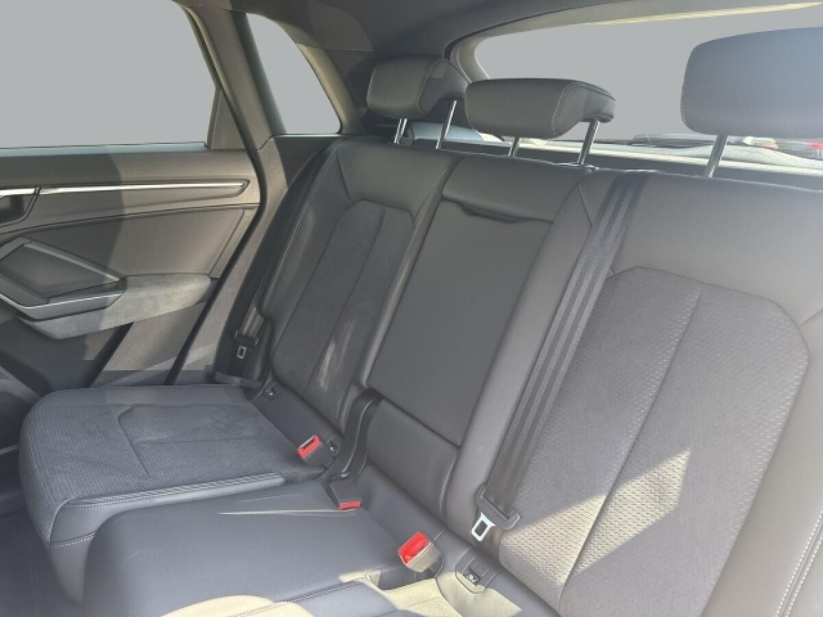 Audi Q3 advanced 40 TFSI quattro S-tronic+AHK+LEDER+LED+KAMERA