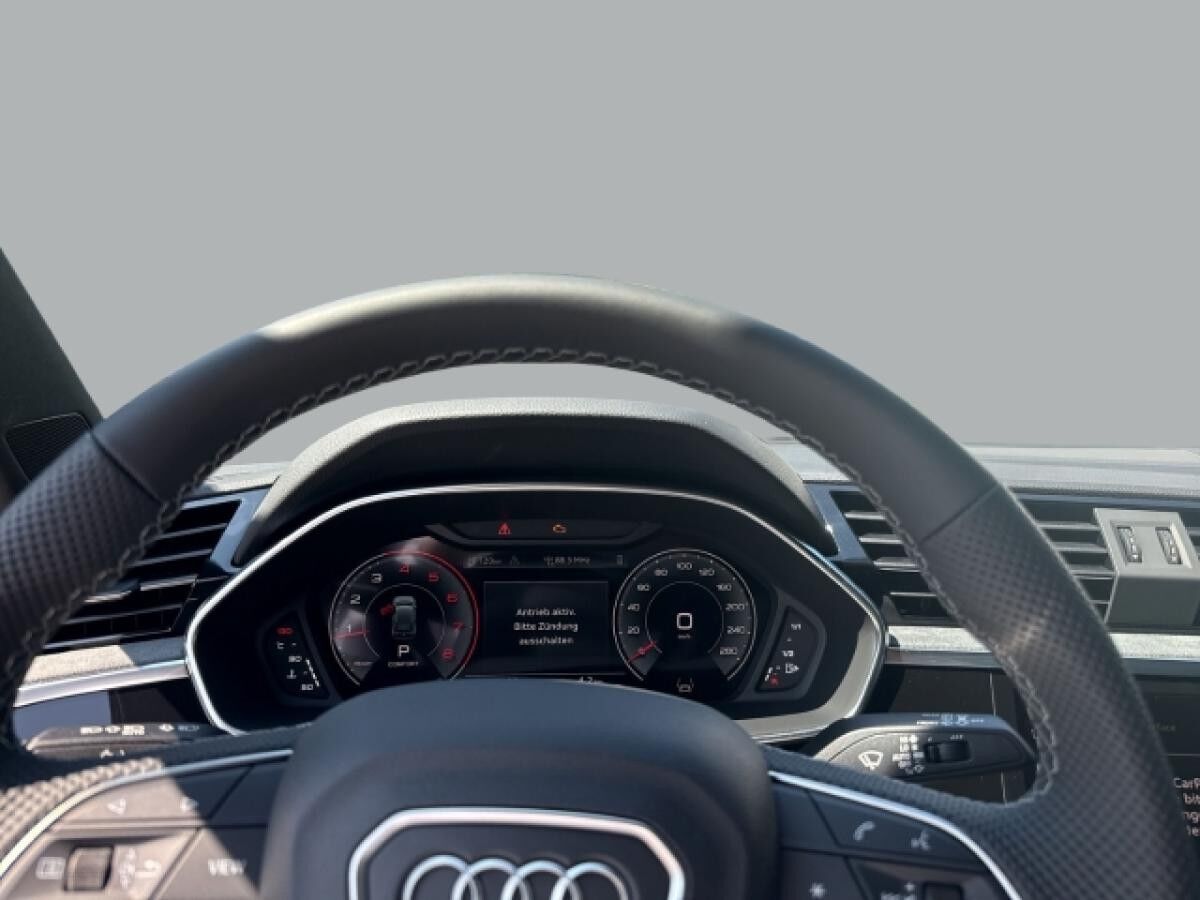 Audi Q3 advanced 40 TFSI quattro S-tronic+AHK+LEDER+LED+KAMERA
