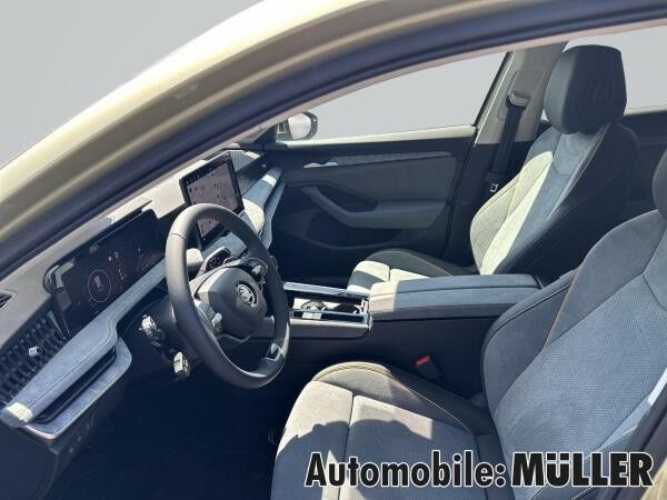 Skoda Superb Combi 2.0 TDI 142 kW 4x4 DSG Selection Allrad HUD AHK Navi digitales Cockpit
