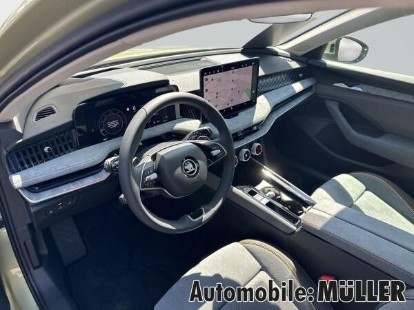 Skoda Superb Combi 2.0 TDI 142 kW 4x4 DSG Selection Allrad HUD AHK Navi digitales Cockpit