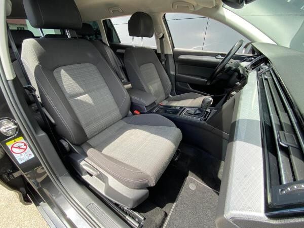 Volkswagen Passat Variant 2.0 TDI DSG 4Motion AHK NAVI RFK