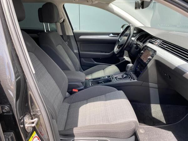 Volkswagen Passat Variant 2.0 TDI DSG 4Motion AHK NAVI RFK