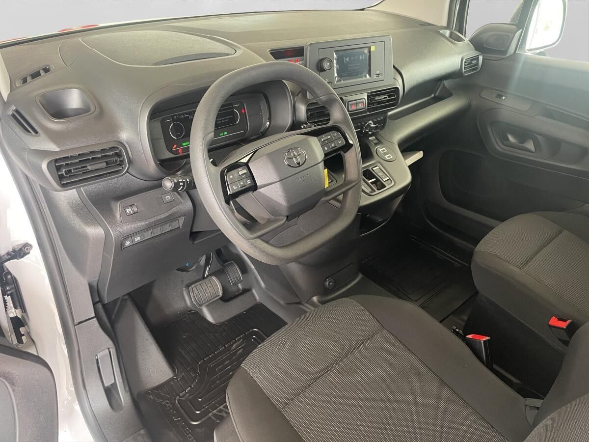 Toyota Proace City L1 verblecht 4-türig Electric Duty 50 kWh Vollelektrisch 100 kW (136 PS) stufenlose Automatik