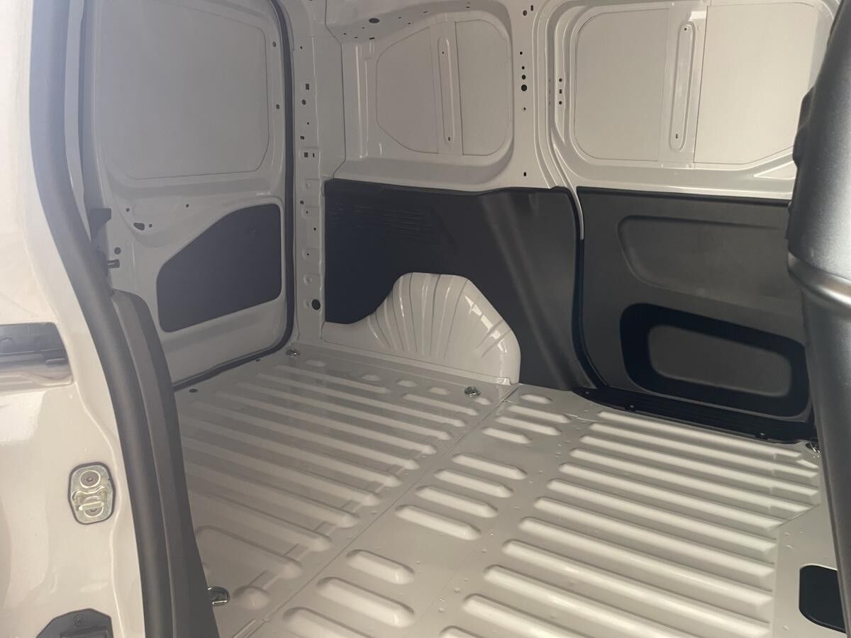 Toyota Proace City L1 verblecht 4-türig Electric Duty 50 kWh Vollelektrisch 100 kW (136 PS) stufenlose Automatik