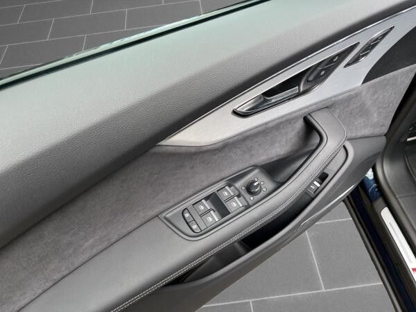 Audi SQ8 /Matrix LED/Head UP/TFSI tiptronic