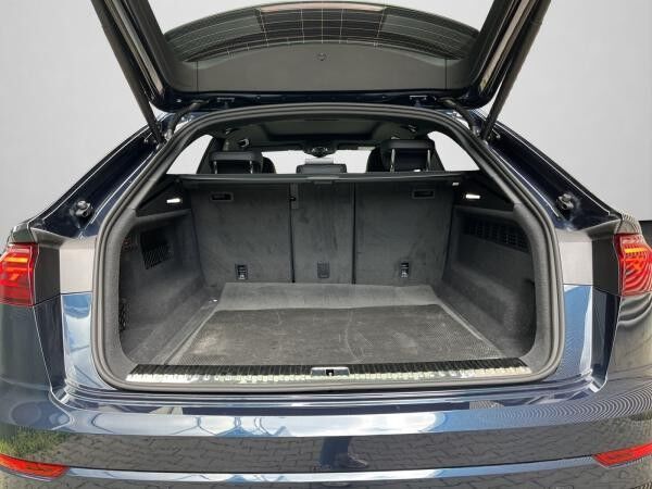 Audi SQ8 /Matrix LED/Head UP/TFSI tiptronic