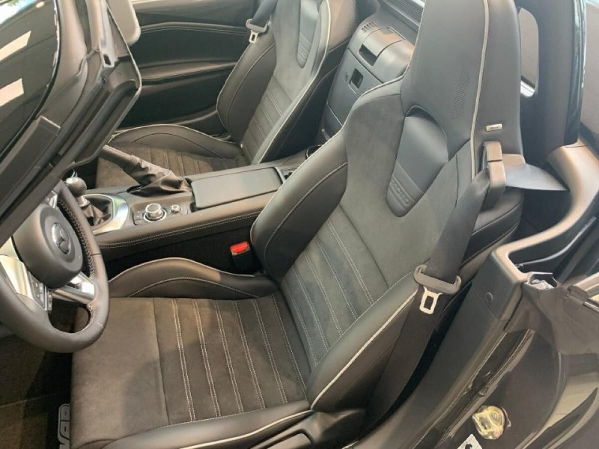 Mazda MX-5 2ST 1.5L SKYACTIV-G 132 6MT RWD HOMURA 2ST 1.5L SKYACTIV-G 132 6MT RWD HOMURA