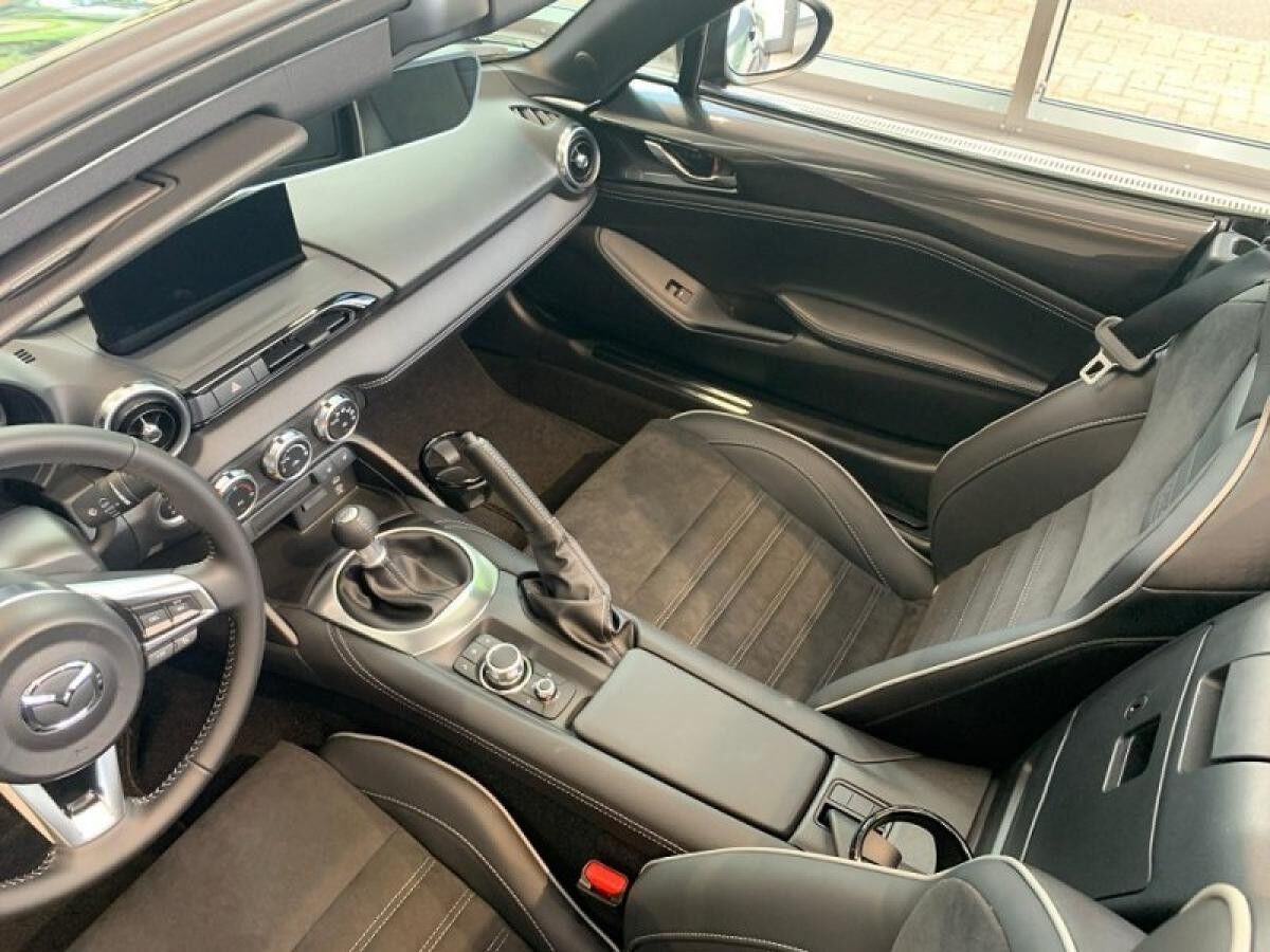 Mazda MX-5 2ST 1.5L SKYACTIV-G 132 6MT RWD HOMURA 2ST 1.5L SKYACTIV-G 132 6MT RWD HOMURA