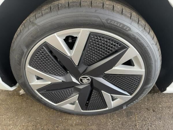 Skoda Superb Combi Sportline, Plug-in-Hybrid, AHK