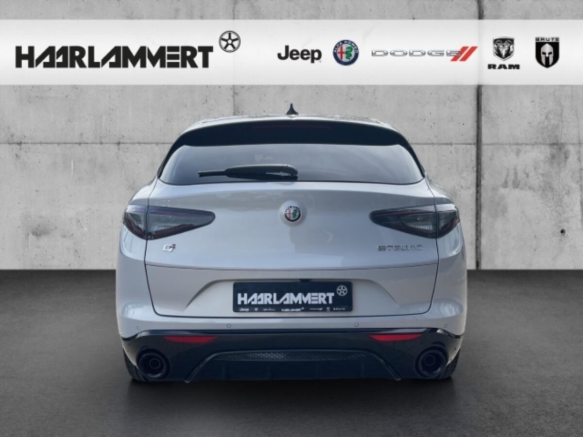 Alfa Romeo Stelvio Veloce Q4 2.2 PDC+KAMERA+CARPLAY+NAVI