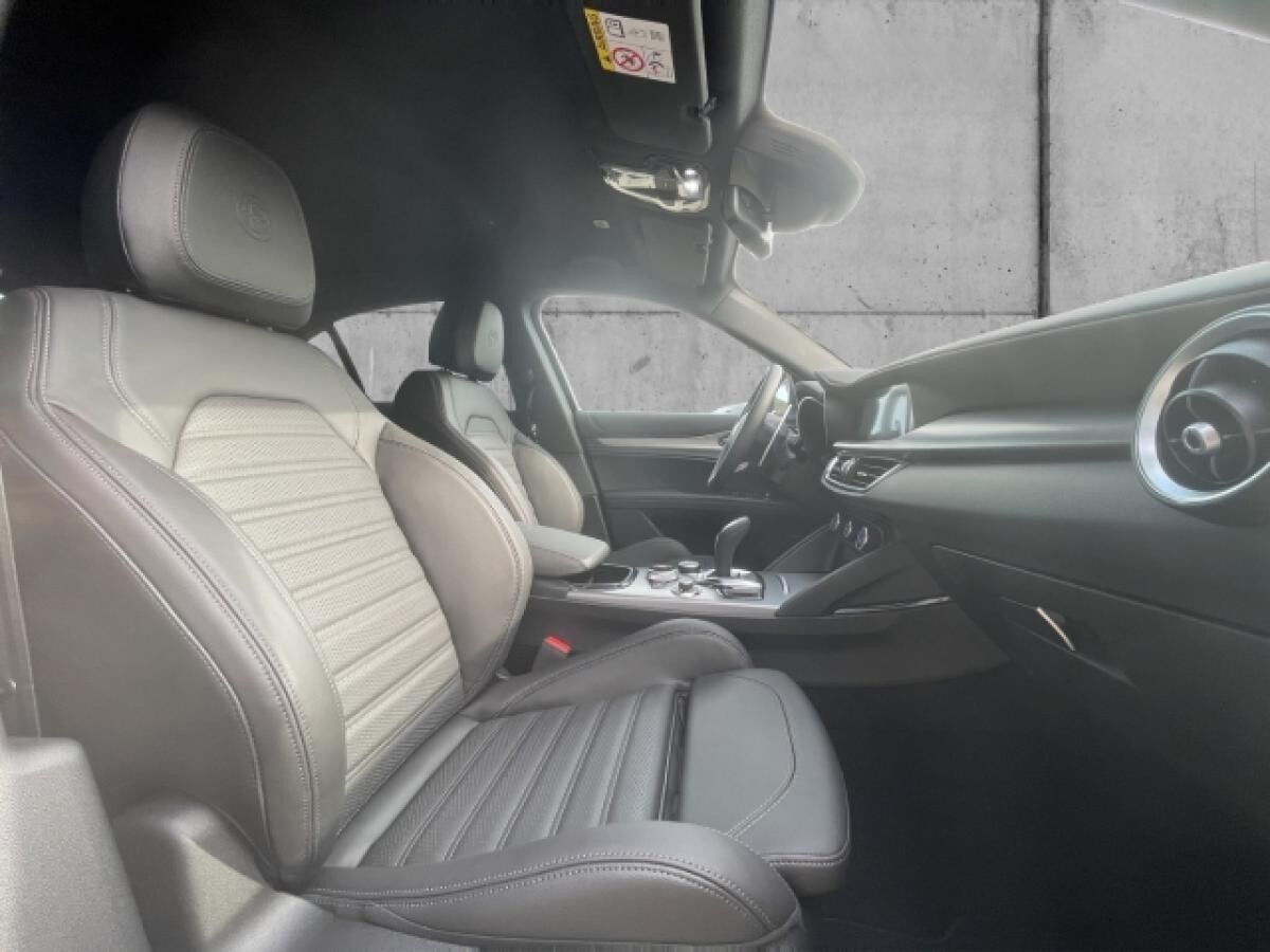 Alfa Romeo Stelvio Veloce Q4 2.2 PDC+KAMERA+CARPLAY+NAVI