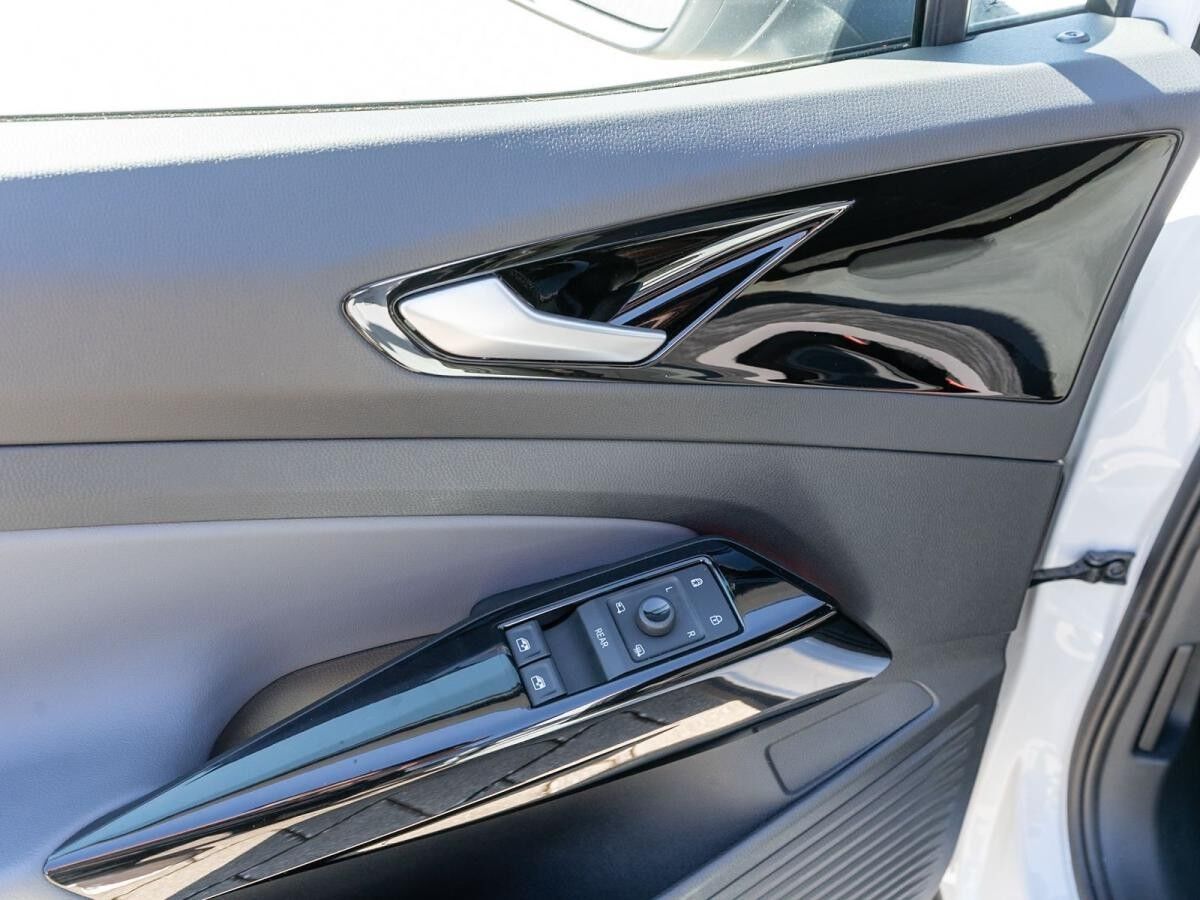 Volkswagen ID.4 Pure Performance LED NAV ACC WÄRMEPUMPE AHK // SOFORT VERFÜGBAR!!!