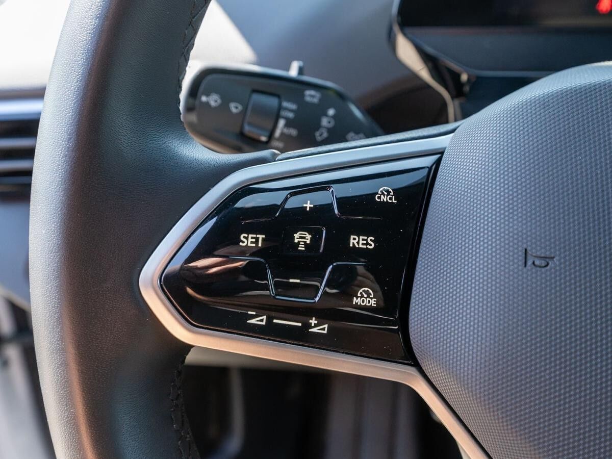 Volkswagen ID.4 Pure Performance LED NAV ACC WÄRMEPUMPE AHK // SOFORT VERFÜGBAR!!!