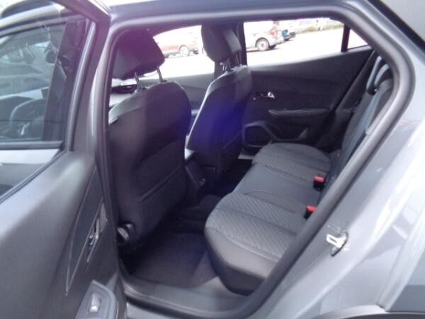 Peugeot 2008 Hybrid 136 e-DSC Allure Navi, LM, Sitzhzg.