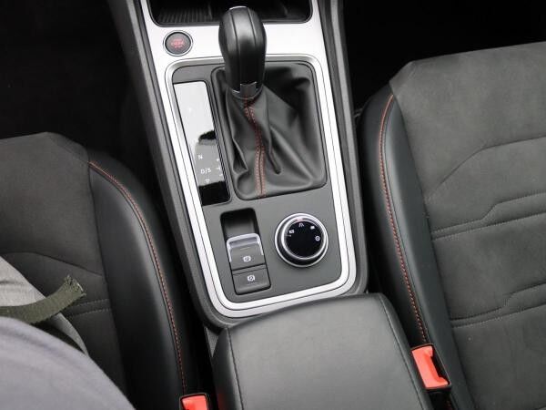 Seat Ateca FR 2.0 TDI DSG / Navi, FullLink, LED, AHK
