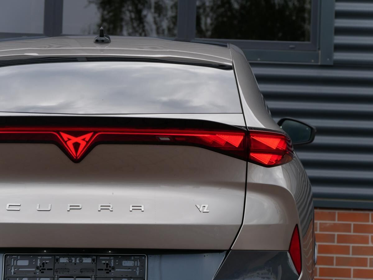 Cupra Tavascan Endurance 210 kW / (286 PS) / 77 kWh