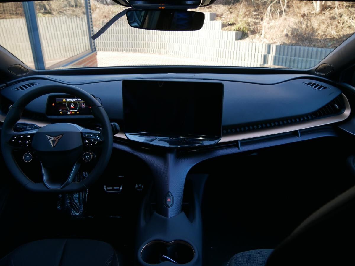 Cupra Tavascan Endurance 210 kW / (286 PS) / 77 kWh