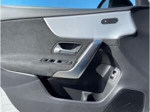 Mercedes-Benz A 200 Special Edition Panodach Distronic Standheizung AKTION