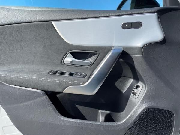 Mercedes-Benz A 200 Special Edition Panodach Distronic Standheizung AKTION