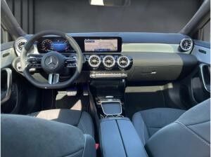 Mercedes-Benz A 200 Special Edition Panodach Distronic Standheizung AKTION