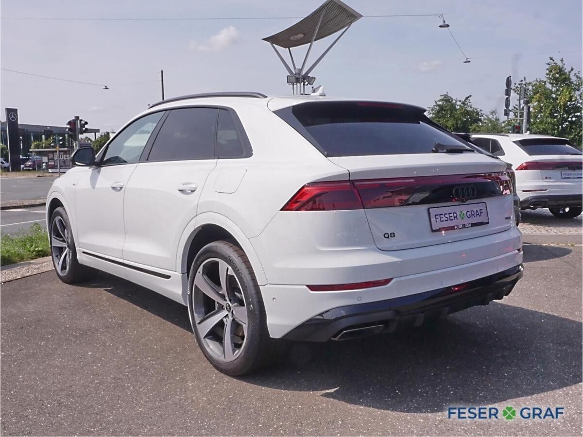 Audi Q8 SUV 55 S-Line TFSI e 4xSHZ ACC 22 Pano