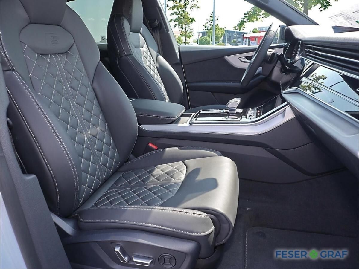 Audi Q8 SUV 55 S-Line TFSI e 4xSHZ ACC 22 Pano