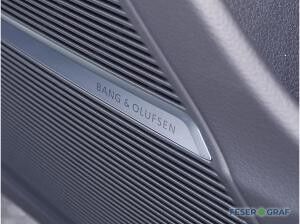 Audi Q8 SUV 55 S-Line TFSI e 4xSHZ ACC 22 Pano