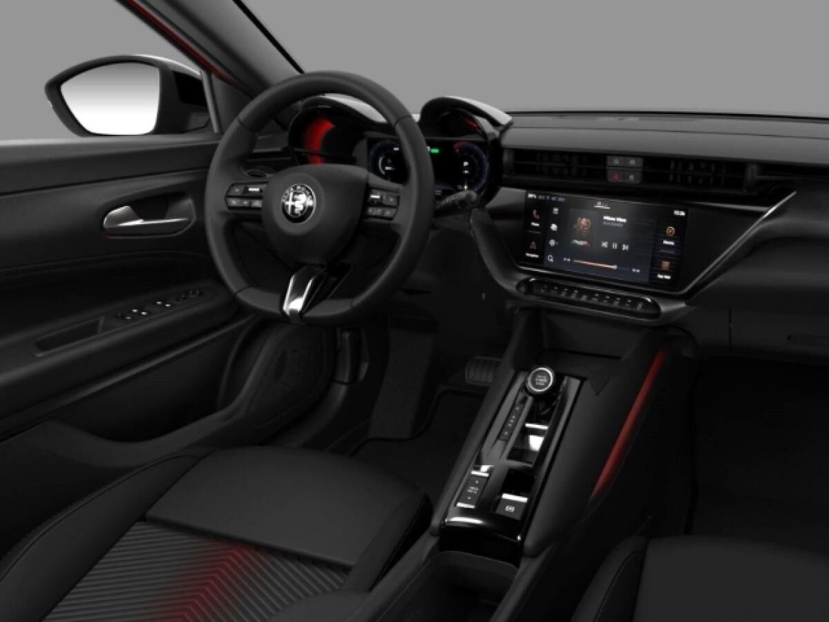 Alfa Romeo Junior Ibrida Speciale 1.2 VGT 48V-Hybrid Pano