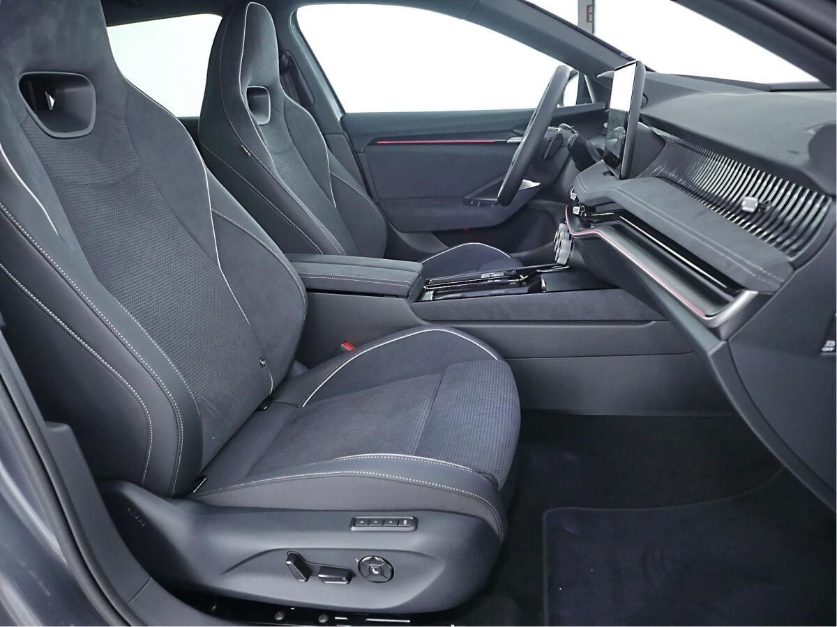 Skoda Superb Combi Sportline 1,5 TSI iV AHK R-Kamera