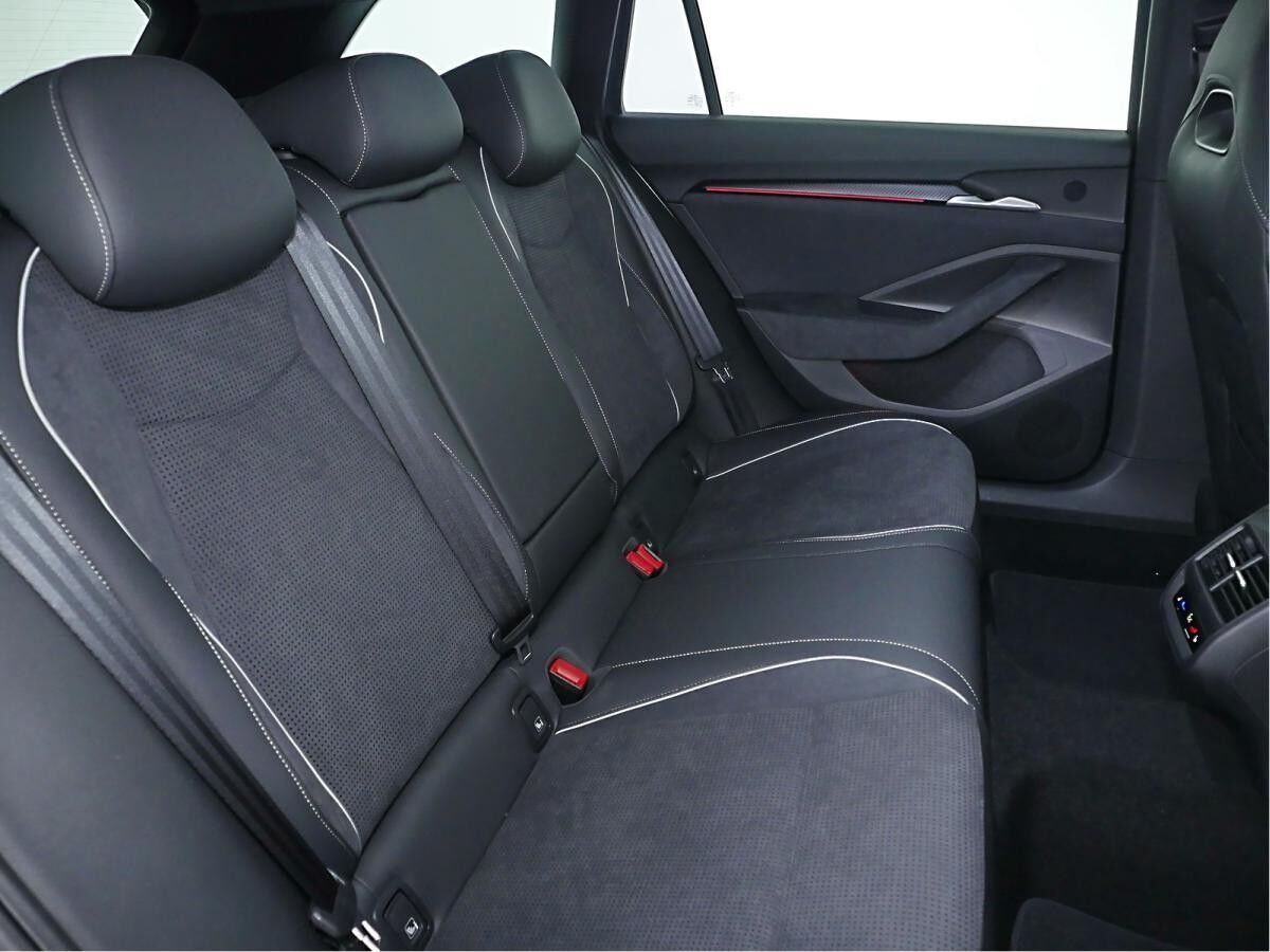 Skoda Superb Combi Sportline 1,5 TSI iV AHK R-Kamera