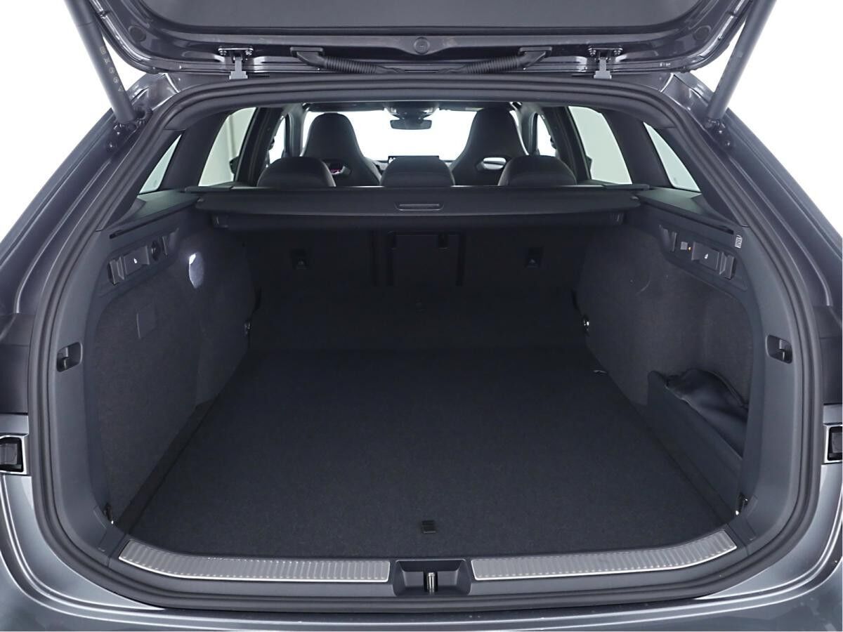 Skoda Superb Combi Sportline 1,5 TSI iV AHK R-Kamera