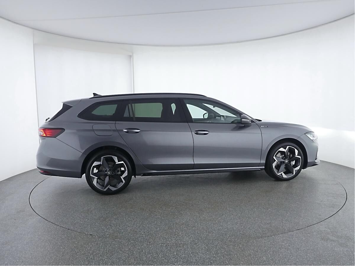 Skoda Superb Combi Sportline 1,5 TSI iV AHK R-Kamera