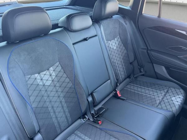 Volkswagen Tiguan R-Line 1.5 eHybrid DSG Navi*AHK*Panorama