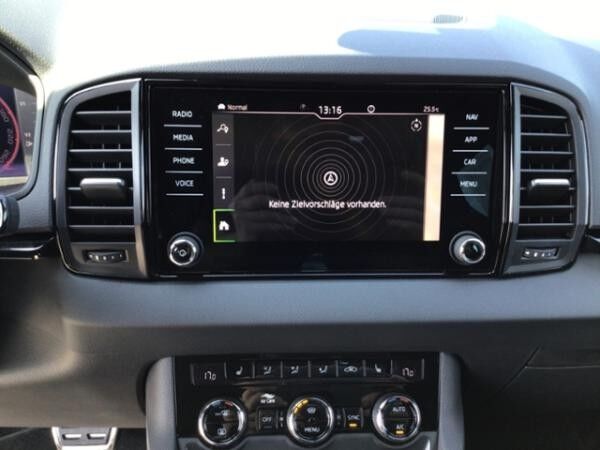 Skoda Karoq 2,0 TDI DSG Sportline CANTON*PANO*AHK*19'*