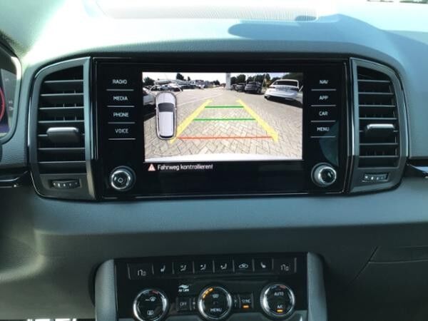 Skoda Karoq 2,0 TDI DSG Sportline CANTON*PANO*AHK*19'*