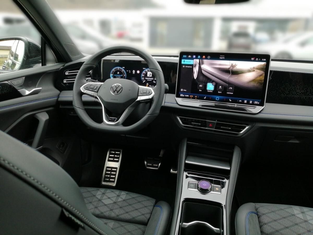 Volkswagen Tiguan R-Line 2.0 TDI DSG/ Pano, AHK, 360°Kamera