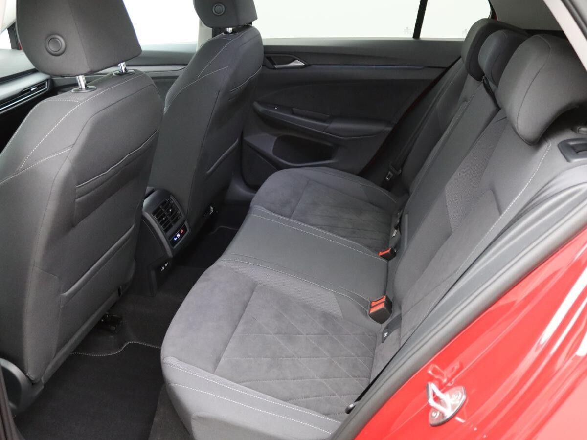 Volkswagen Golf VIII Style 2.0TSI DSG/ Navi, App, LED+, ACC