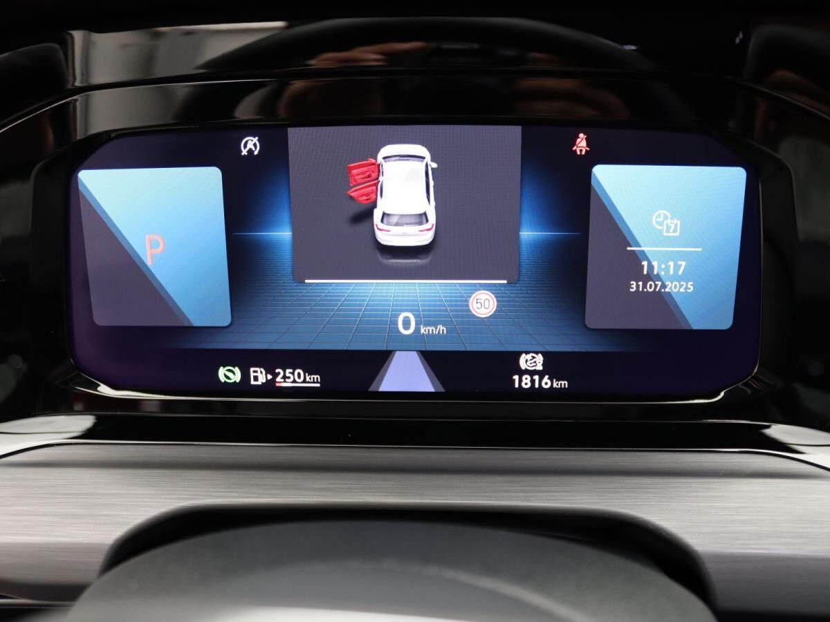 Volkswagen Golf VIII Style 2.0TSI DSG/ Navi, App, LED+, ACC