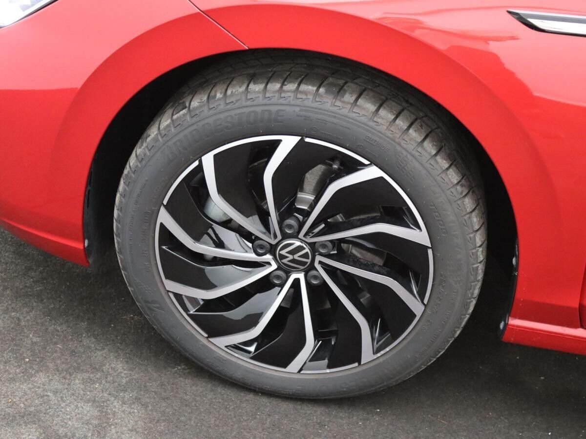 Volkswagen Golf VIII Style 2.0TSI DSG/ Navi, App, LED+, ACC