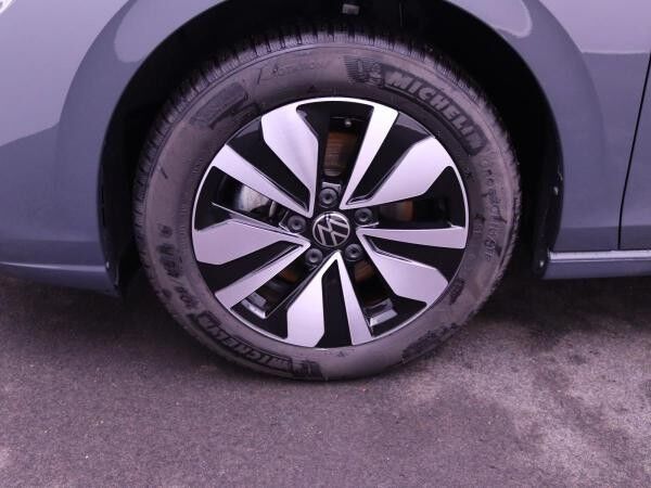 Volkswagen Golf VIII Goal 1.5eTSI DSG/ Navi, LED+, AHK, RFK