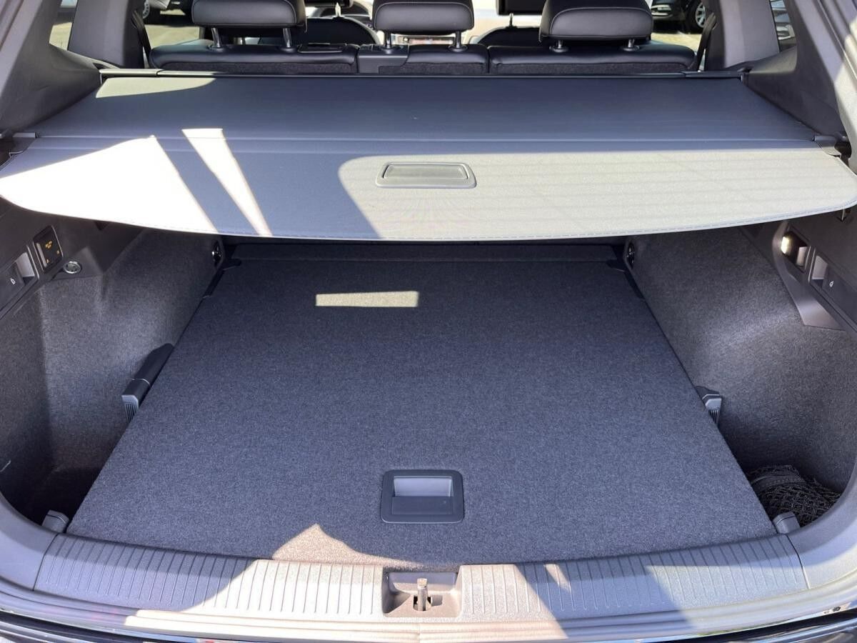 Volkswagen Tiguan Allspace R-Line 2.0TDI 4M DSG/ Matrix,AHK