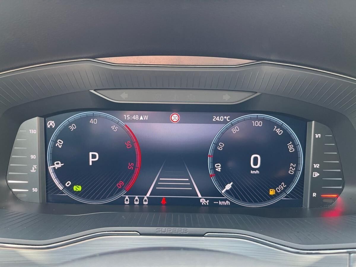 Skoda Superb Combi Ambition 2.0 TDI DSG/ LED, ACC, AHK