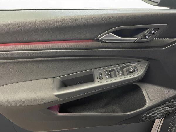 Volkswagen Golf VIII GTI Pano Matrix LM 19" Navi PDC vo+hi ACC