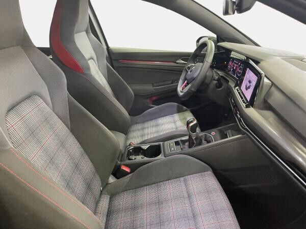 Volkswagen Golf VIII GTI Pano Matrix LM 19" Navi PDC vo+hi ACC