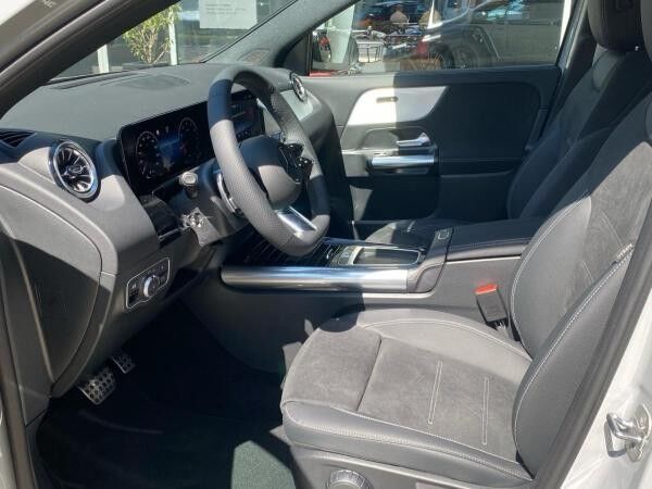 Mercedes-Benz GLA 200 AMG Multibeam-LED Panorama Kamera AHK