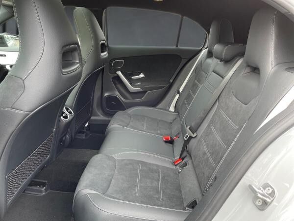 Mercedes-Benz A250e SpecialEdition Premium Fahrassistent Pano Headup AHK