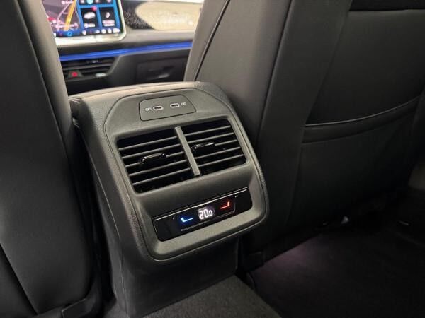 Volkswagen Passat Variant 2.0 TDI R-LINE 4M NAVI*360°KAM*AHK*MATRIX