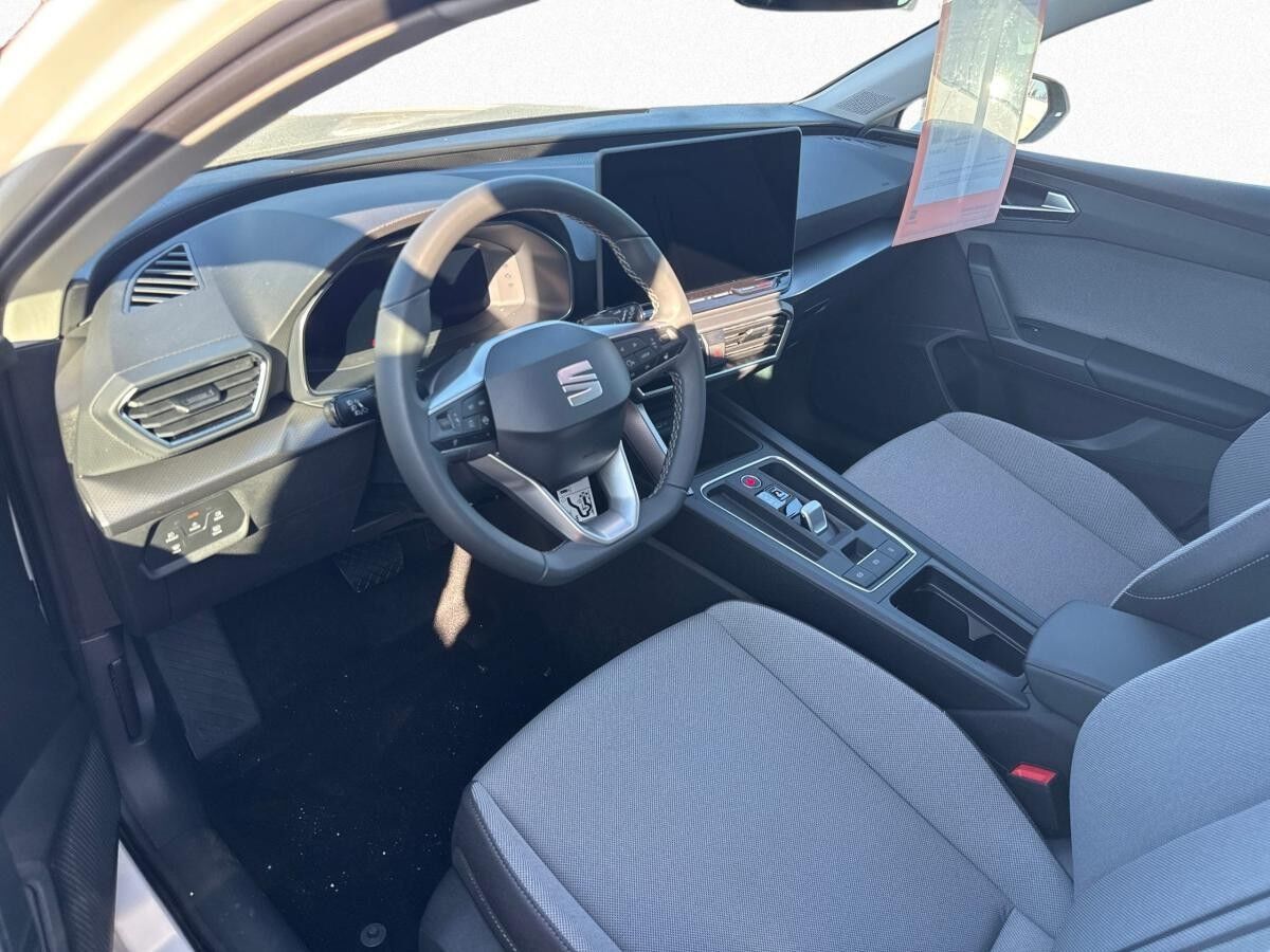 Seat Leon 1.5 eTSI Road Edition DSG SHZ|FaPa M|RFK