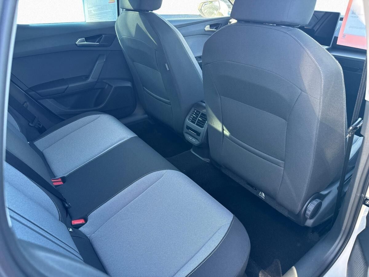 Seat Leon 1.5 eTSI Road Edition DSG SHZ|FaPa M|RFK